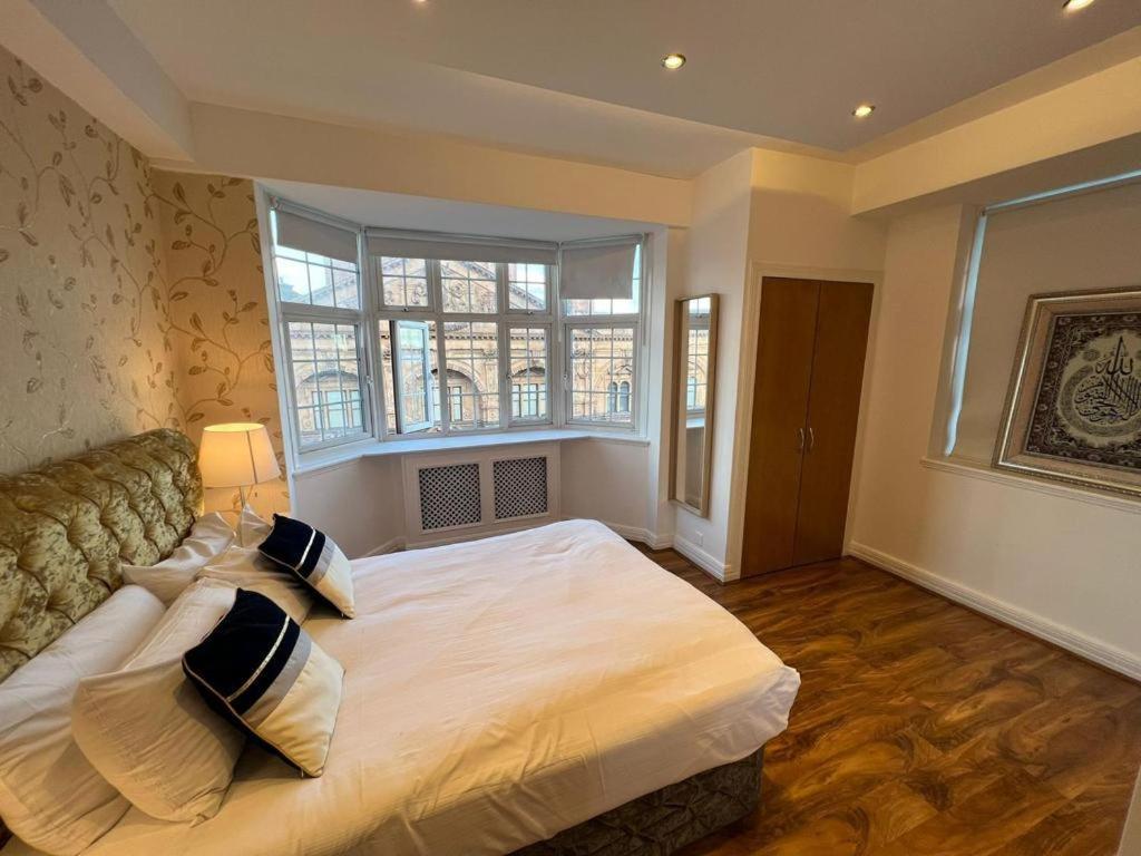 Knightsbridge Luxurious - Facing Harrods Londra